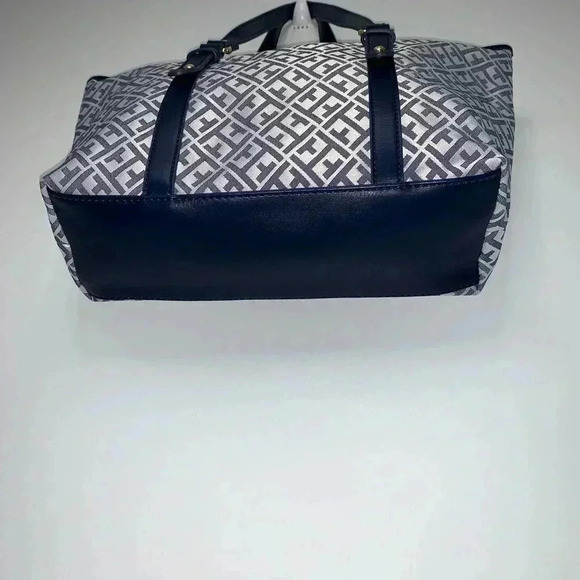 Tommy Hilfiger Shopper Bag​​ - Picture 5 of 10
